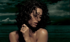 国外时尚成熟女人肌肤广告摄影欣赏