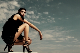 意大利Time to FLY时尚女人户外写真