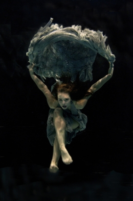 国外Franzius Fashionshoot: Anne pt.2水下舞蹈造型摄影