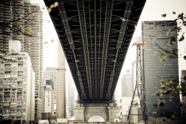 纽约Crossing Queensboro Bridge New York City昆斯伯罗桥隧道建筑摄影