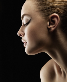 英国Eyeliner MAXIMA Magazine时尚眼睫毛美容杂志摄影