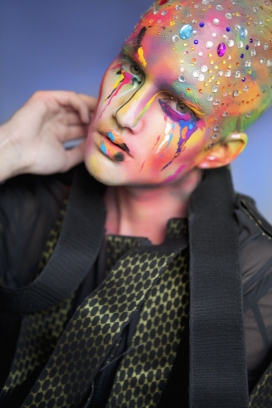 国外Alien时尚彩妆-光头女人