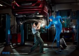 RWE电源工业平面广告