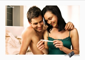 Fuji富士F70带微笑捕捉数码相机平面