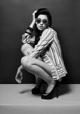 Ruby黑白人像摄影作品欣赏-女人