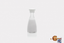 Tira Manchas白色衣服去污剂平面广告