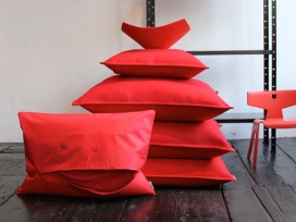 爱的运动衫枕头-家居布艺饰品