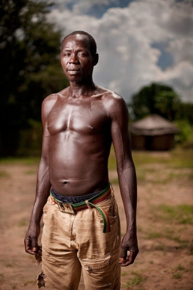 苏丹Sudan Portraits居民人像-取水