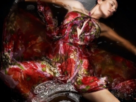 Dark Water暗水人像