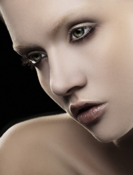 德国汉堡Carsten Witte摄影师-Eyebrow/Maxima Magazine彩妆人像