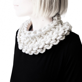 高科技的珠宝首饰和一个全新的时尚标签