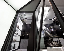 建筑师周永-超酷的服饰品牌店更衣室