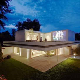 德国建筑师-像盒子基督-室外电影院