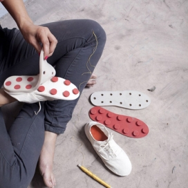 可拆分的鞋底和鞋面