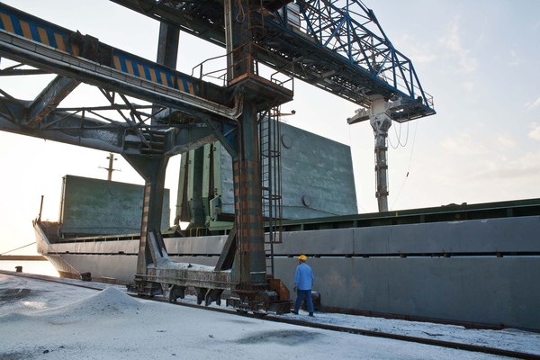 盐矿工人-意大利-西西里岛的白金-米兰Antonino Savojardo摄影师作品---酷图编号19