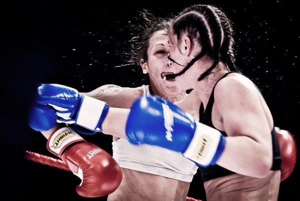 女子拳击ko图片