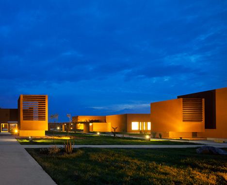 摩洛哥沙漠墙壁附近的镇学校建筑设计---酷图编号15