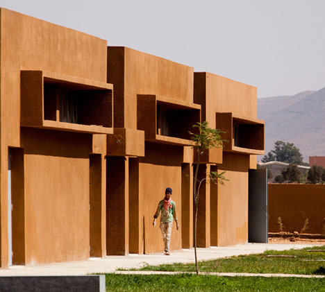 摩洛哥沙漠墙壁附近的镇学校建筑设计---酷图编号12