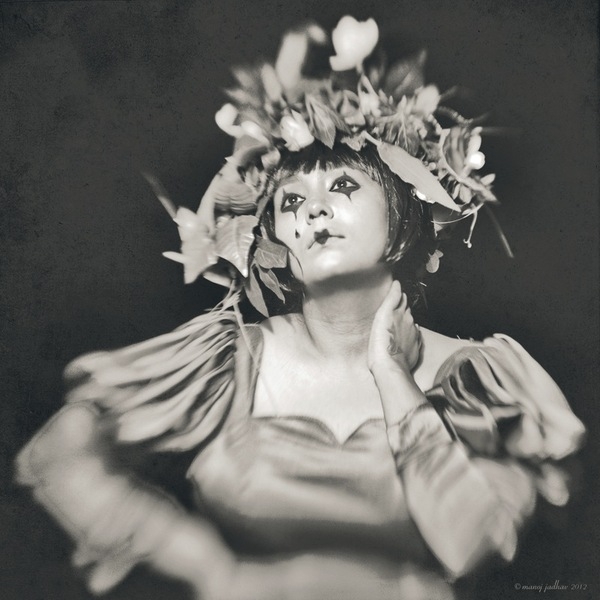 印度孟买Manoj Jadhav摄影师作品-“小丑”角色黑白人像图片