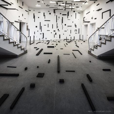 全黑色的地板墙壁和天花板---酷图编号999524