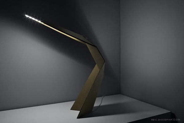 匈牙利布达佩斯Alberto Vasquez设计师作品-纸板对折台灯设计---酷图编号5