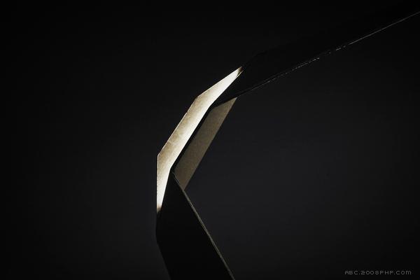 匈牙利布达佩斯Alberto Vasquez设计师作品-纸板对折台灯设计---酷图编号4