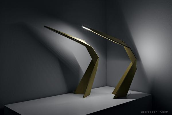 匈牙利布达佩斯Alberto Vasquez设计师作品-纸板对折台灯设计---酷图编号3