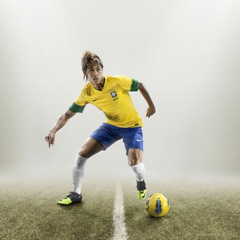 Nike耐克GS黑绿足球鞋-2012年伦敦奥运会主场-轻便的足球靴基地和袜子衬里是蓖麻子制成---酷图编号1009759