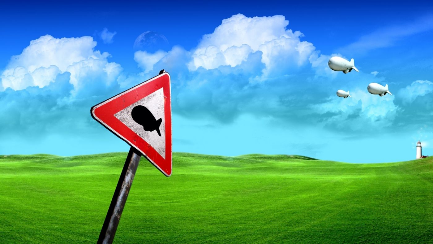 奇怪的世界标志-绿色自然风景图片