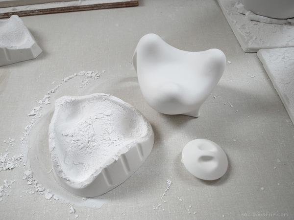 鼎壶-三条腿的Tripot Teapot陶瓷茶壶-美国Matthew Pauk工业设计师作品---酷图编号1017624