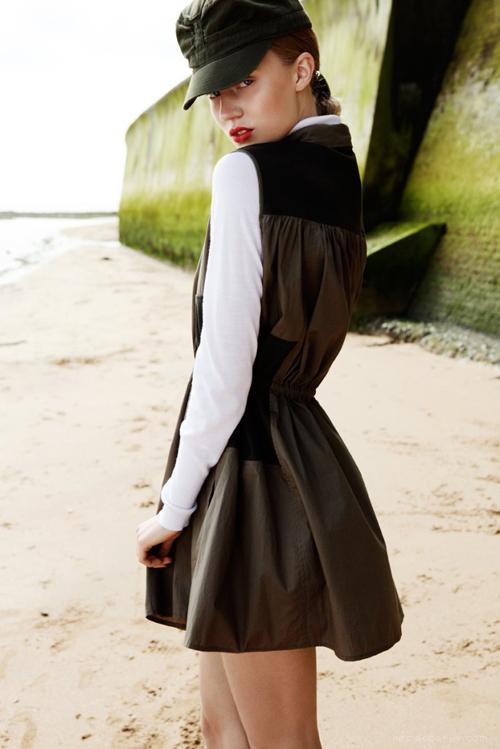 艾尔莎Briesinger蒂娜-军装服饰人像---酷图编号1