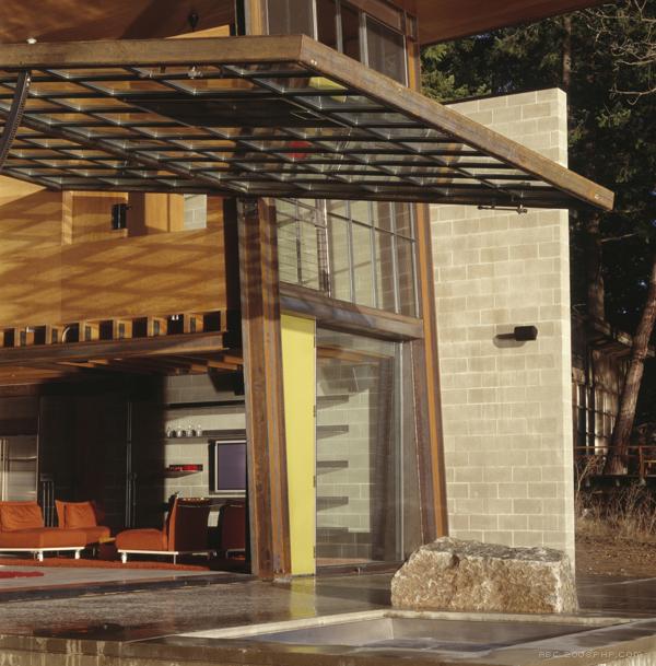 美国西雅图Tom Kundig建筑师作品-瘦瘦窄窄的Chicken Point舱房屋建筑---酷图编号3