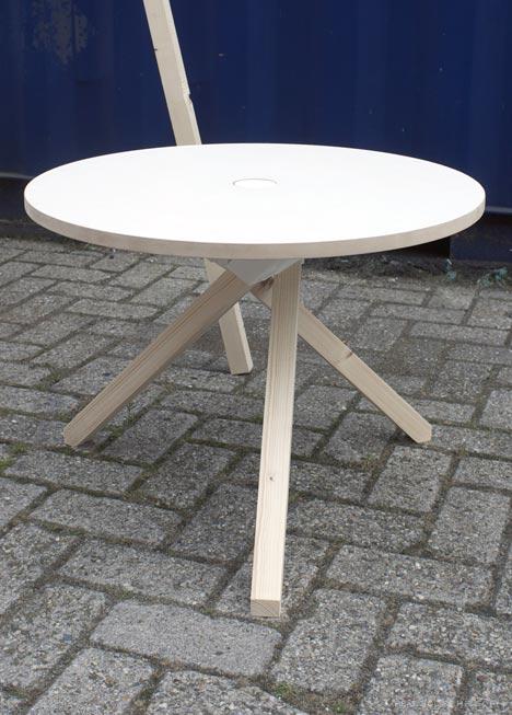 伊斯坦布尔设计双年展,塑料连接器木质圆桌架子家居-Minale-荷兰Maeda家居设计师作品---酷图编号5