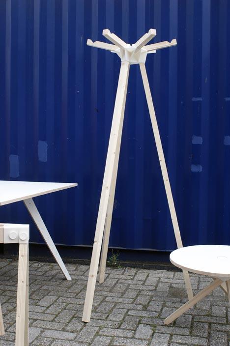 伊斯坦布尔设计双年展,塑料连接器木质圆桌架子家居-Minale-荷兰Maeda家居设计师作品---酷图编号2