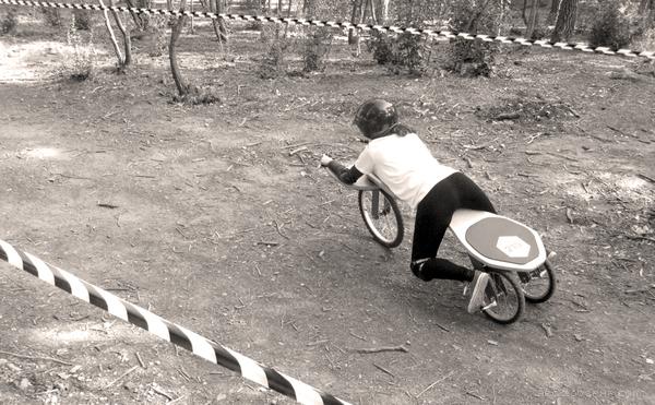 “蜈蚣”车-西班牙巴塞罗那Nuria Bringué Bergua设计师作品---酷图编号3