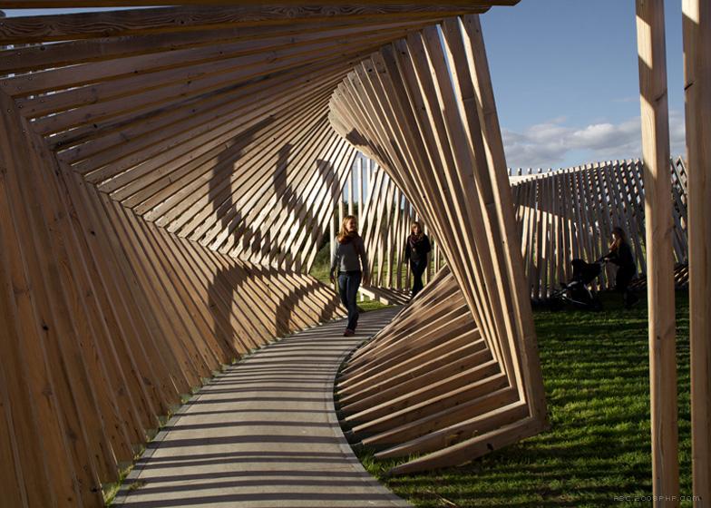 丹麦北部的木材扭曲环小隧道-德国建筑艺术家Thilo Frank作品---酷图编号1024054