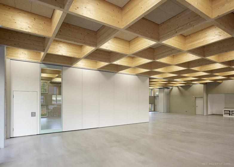 Salmtal红色方块魔方中学食堂建筑-德国SpreierTrenner建筑师事务所作品---酷图编号1028093