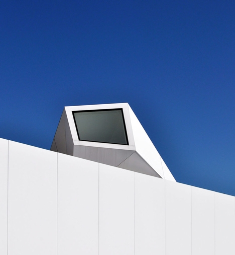 悬臂鸟巢窑洞住宅建筑-Idis Turato建筑师作品封面大图