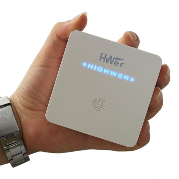 只有手掌一半大小的苹果外部电池充电器-美国纽约Morewer电子产品设计师作品---酷图编号2