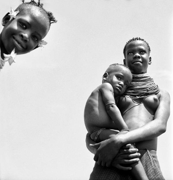 南埃塞俄比亚-卡罗穆尔西部落居民纪实黑板人像-智利Ralph Bennett Crignola摄影师作品---酷图编号10