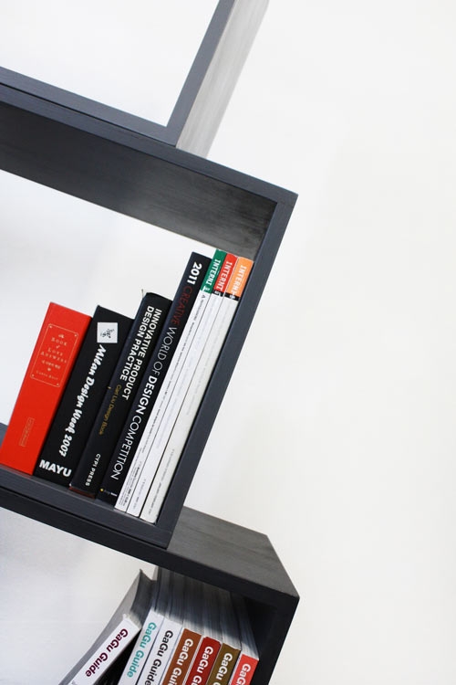 V型精益书架-Monocomplex设计师作品封面大图