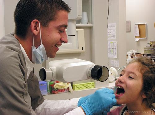 100%的可生物降解的牙刷---酷图编号1029580