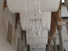 欧美Attimo Sospeso字体设计