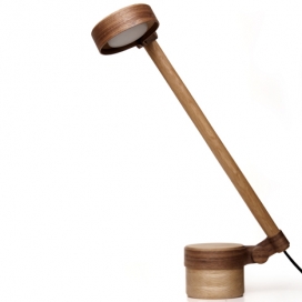 以色列的工业设计师Asaf Weinbroom-手工制作胡桃木台灯