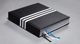 德国设计风-阿迪达斯的历史书宣传册