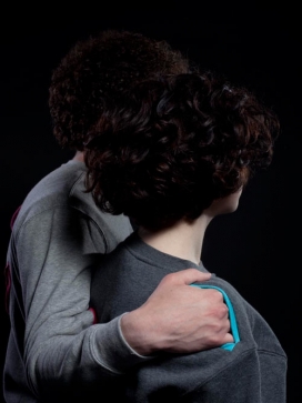 触摸服装口袋的概念