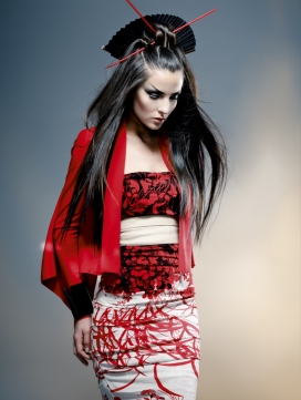 兰花的舞蹈-索非亚Antonia Yordanova时尚摄影师作品-ELLE杂志日潮来袭