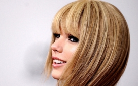 高清晰金发女郎摄影壁纸