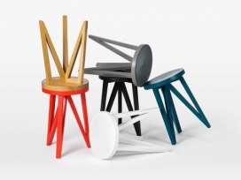 传统的木材房屋建筑实心橡木制成的凳子