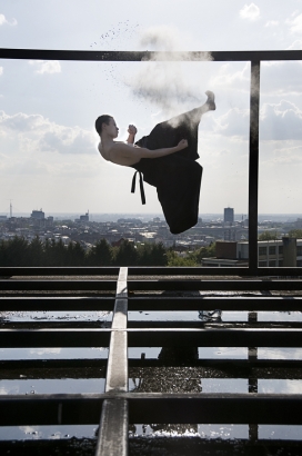 飞檐走壁-反重力的武士-塞尔维亚mina sarenac摄影师作品